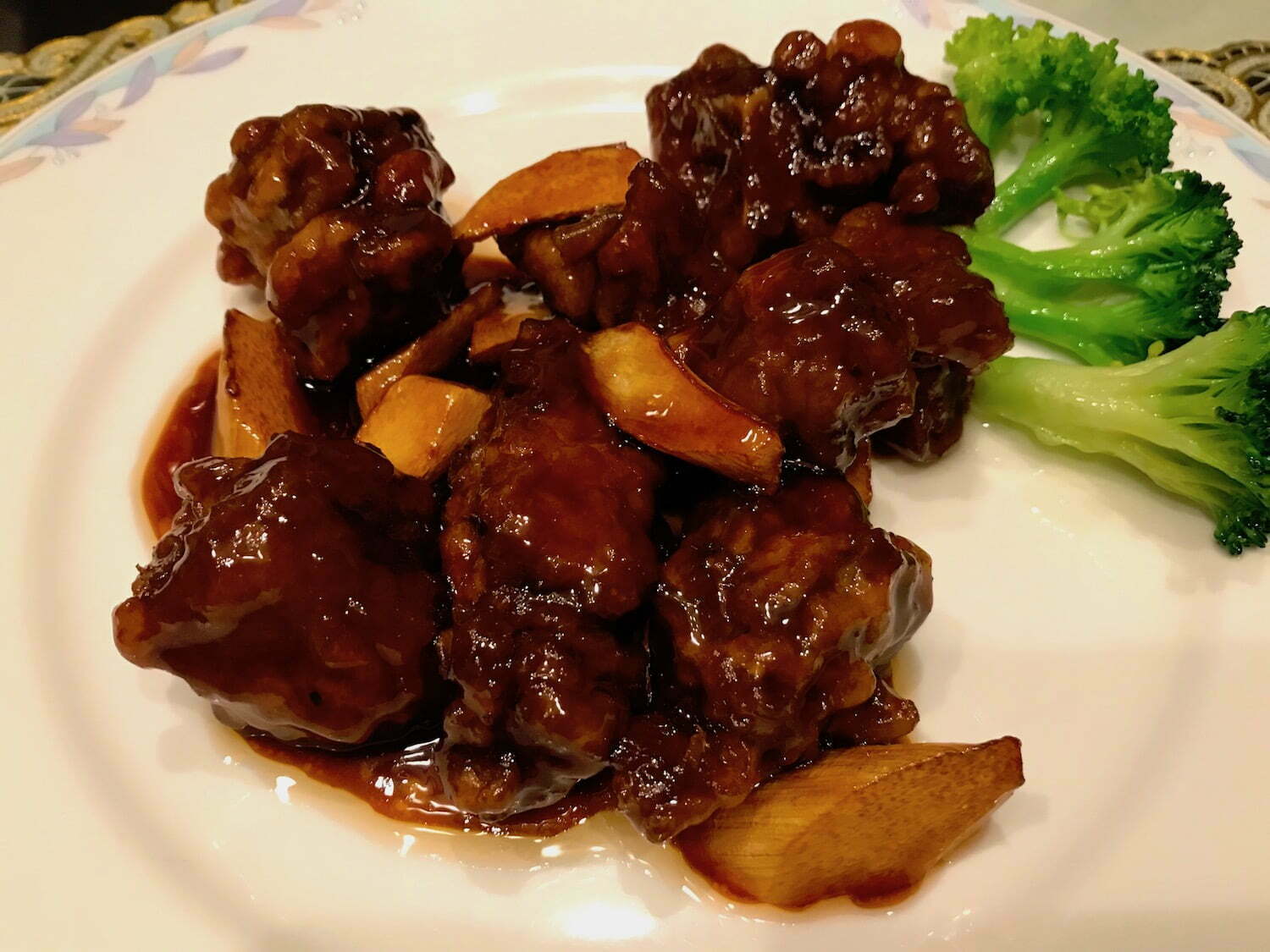 Fried spare ribs with black vinegar