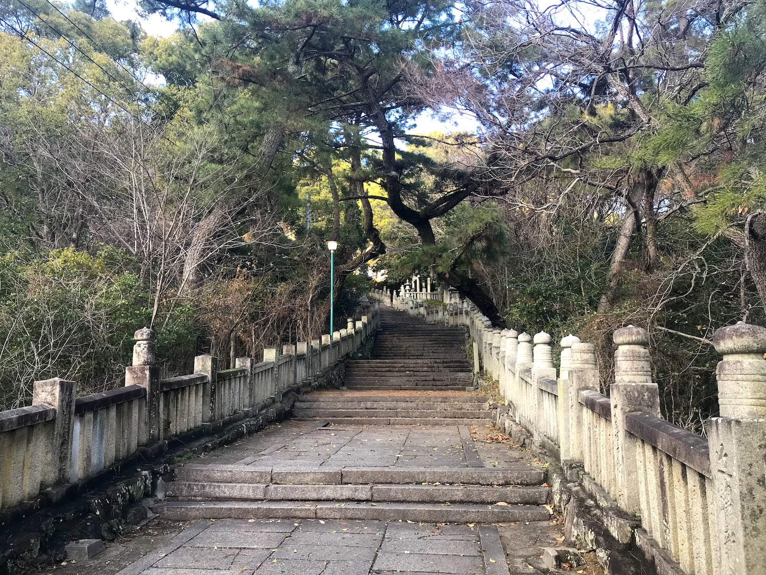 The stairs of Kotohiki Hachimangu Shrine